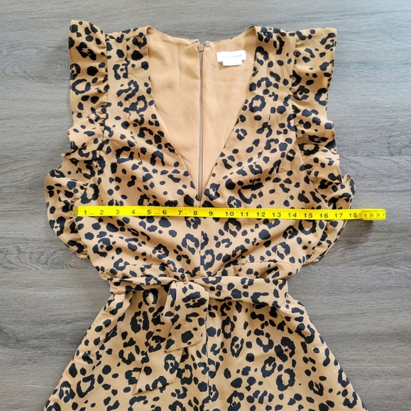 Lovers + Friends Tan Leopard Jill Romper Size Medium - Picture 8 of 14